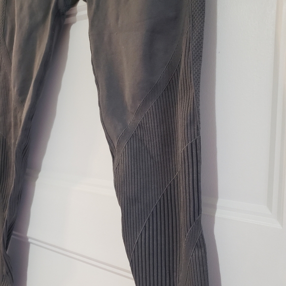 Zyia Active Ankle Leggings Womens XL Grey Nylon Spandex Stretch Ribbed Leg - Picture 6 of 9